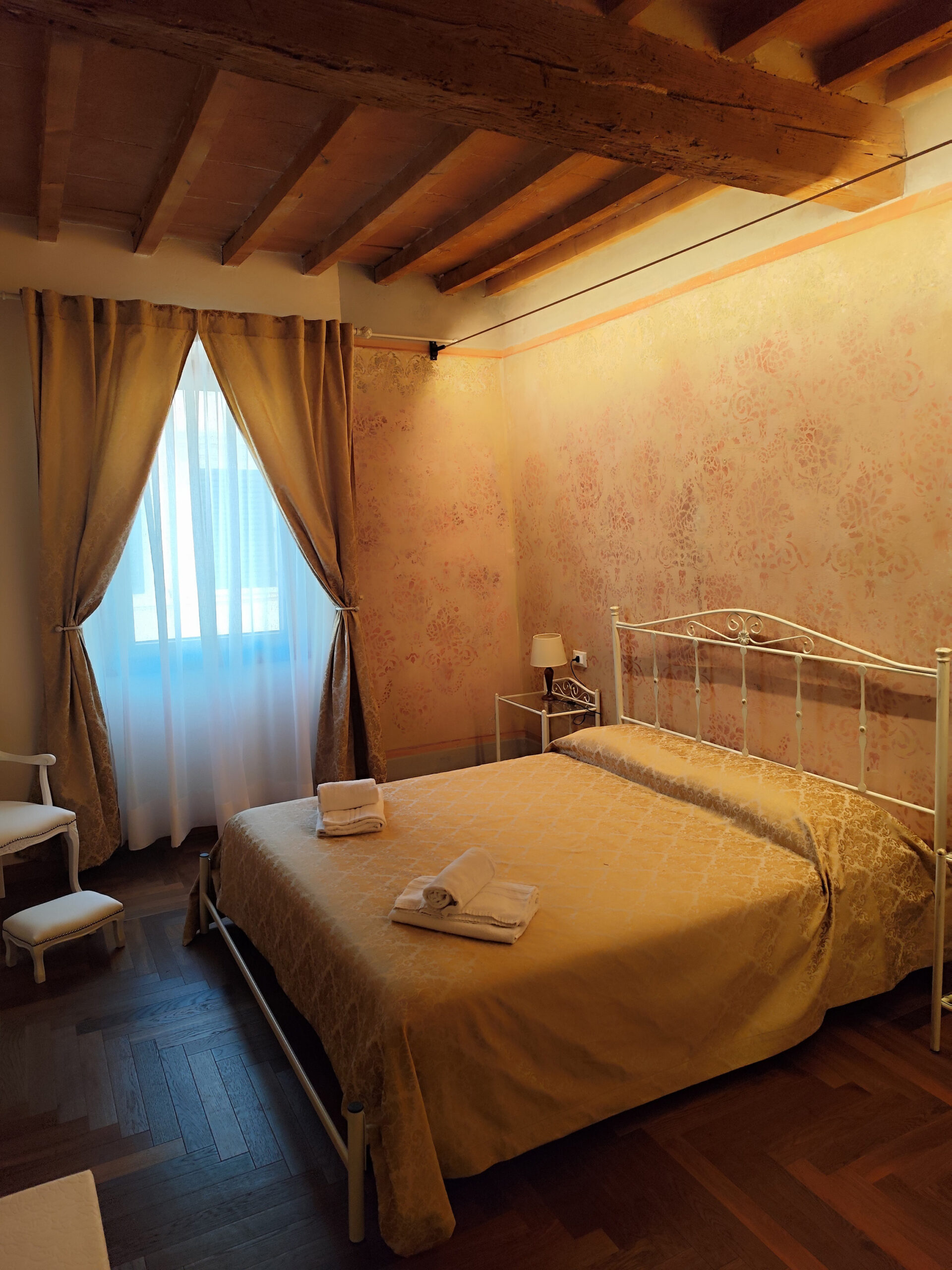 ARCHITETTO ESPERTO RISTRUTTURAZIONI E MANUTENZIONI AFFITTI BREVI